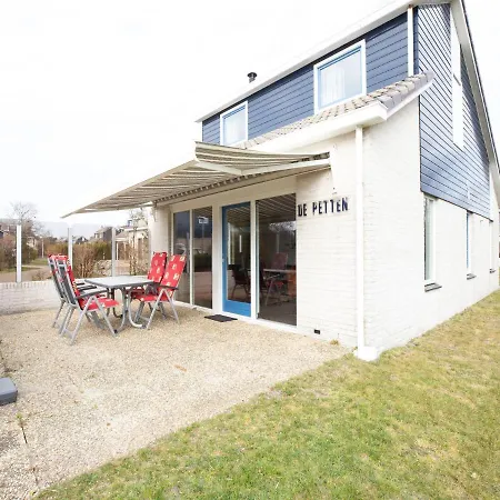 Appealing Holiday Home In De Koog With Sauna