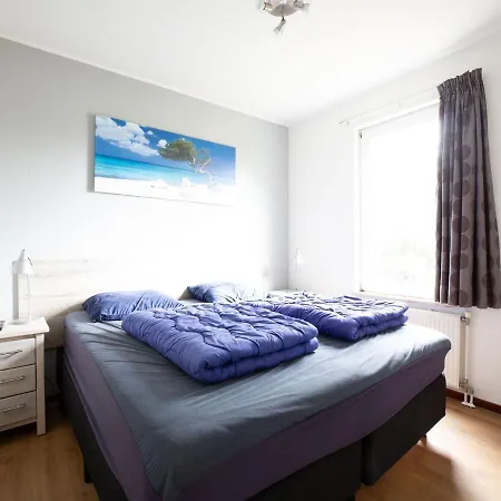 Holiday home Appealing Holiday Home In De Koog With Sauna *